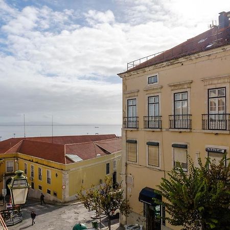 Colourful Alfama Apartment Lisbon Bagian luar foto